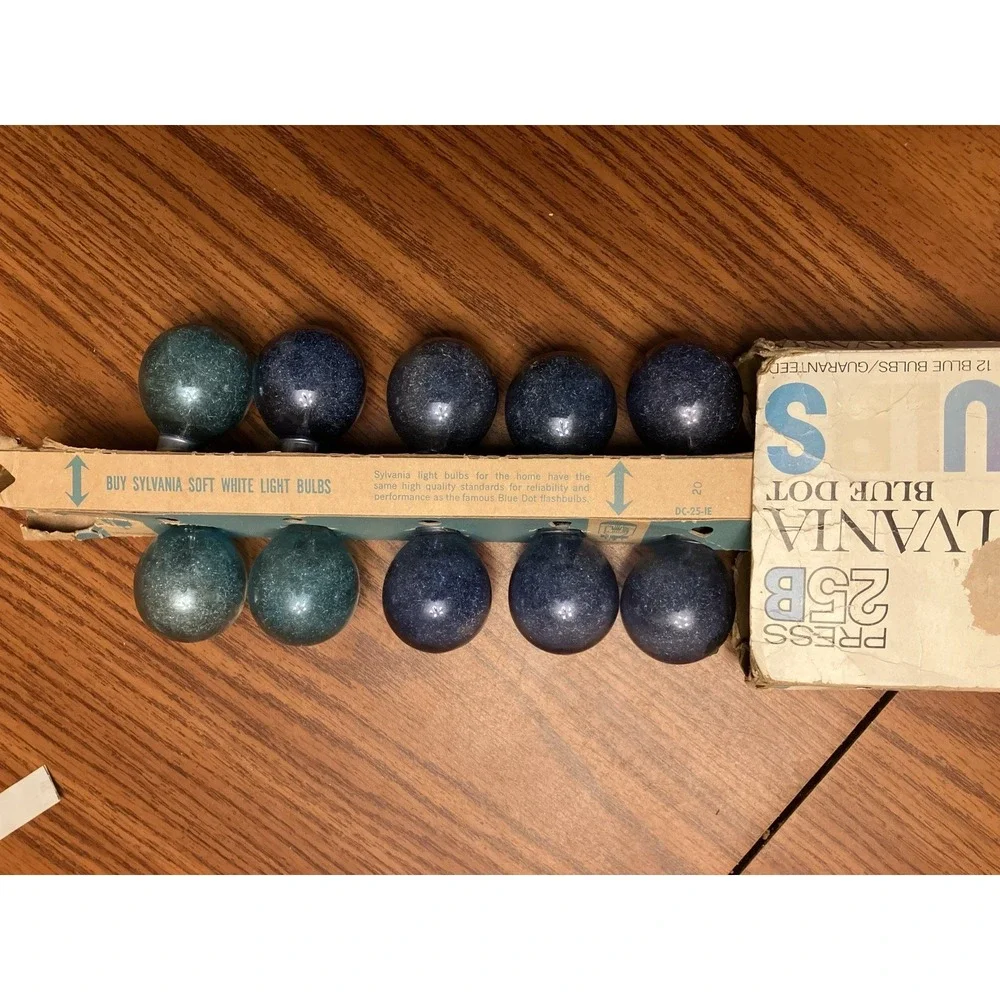 2 boxes/ 17 Total Vintage Sylvania Blue Dot Flashbulbs Press 25B Unused Open Box